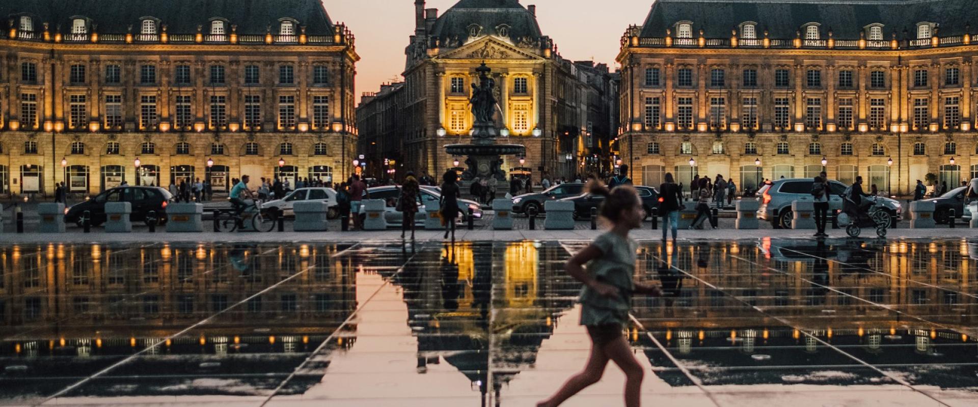 Solo Female Traveler’s Guide to Safe Nightlife in Bordeaux