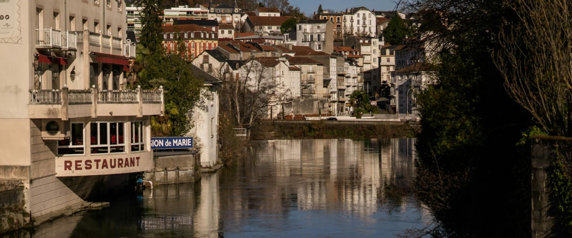 Gave de Pau River Walks