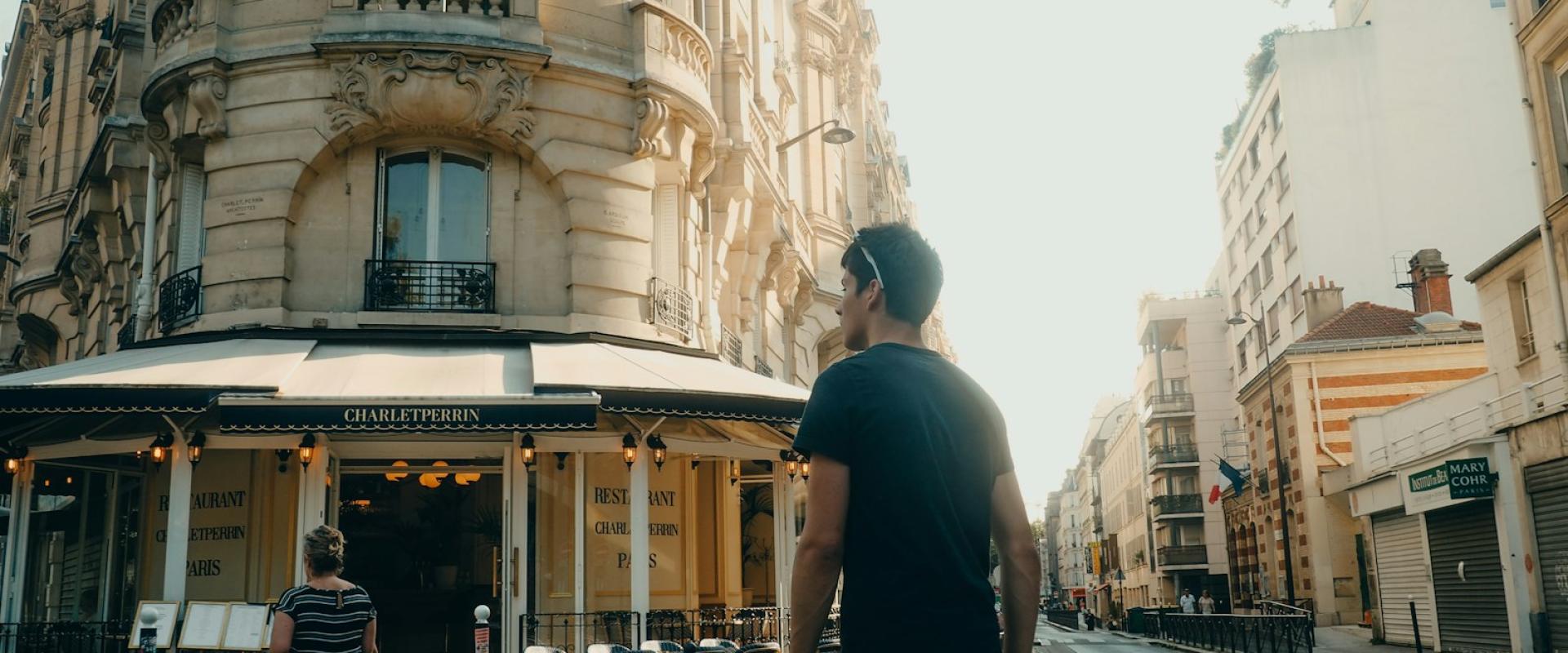 French Etiquette and Social Norms