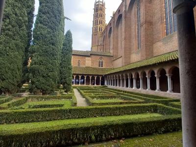 The cloister garden of the Couvent des Jacobins in Toulouse
