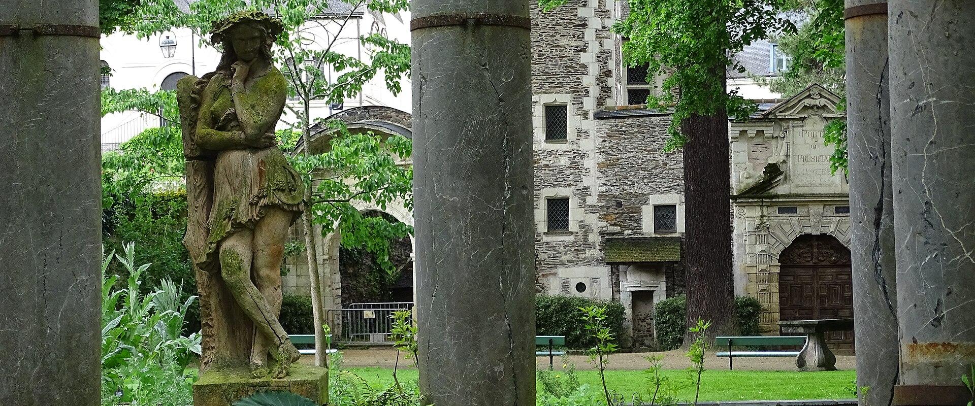 Musée Jean Lurçat et de la Tapisserie Contemporaine