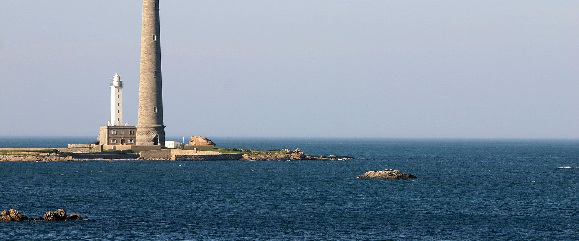 Île Vierge lighthouse off the coast of Plouguerneau, Brittany