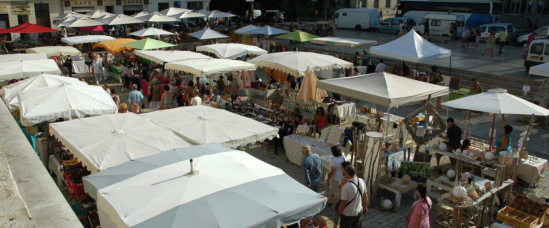 Place de la Maison Carrée