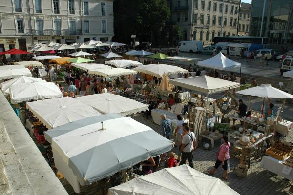 Place de la Maison Carrée