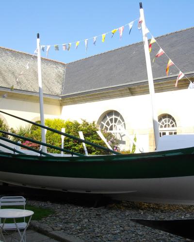 A fishing boat in the courtyard of the Musée de la Pêche, Concarneau