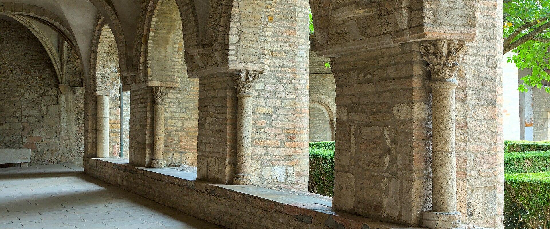 Abbaye de Saint-Philibert (Cloister)